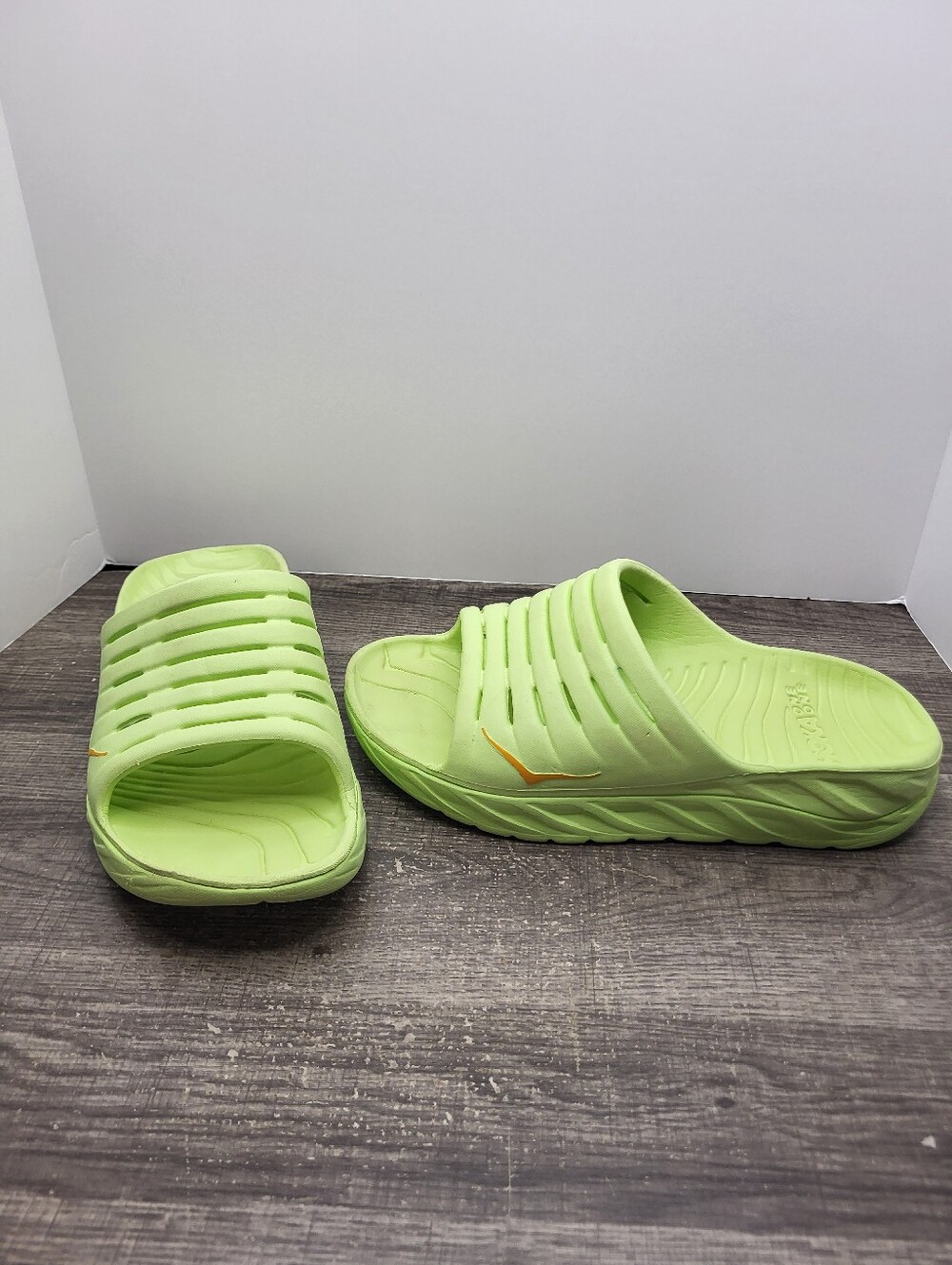 Hoka One One Ora Recovery Slide Sandals Womens Size 10 Butterfly Radiant Yellow